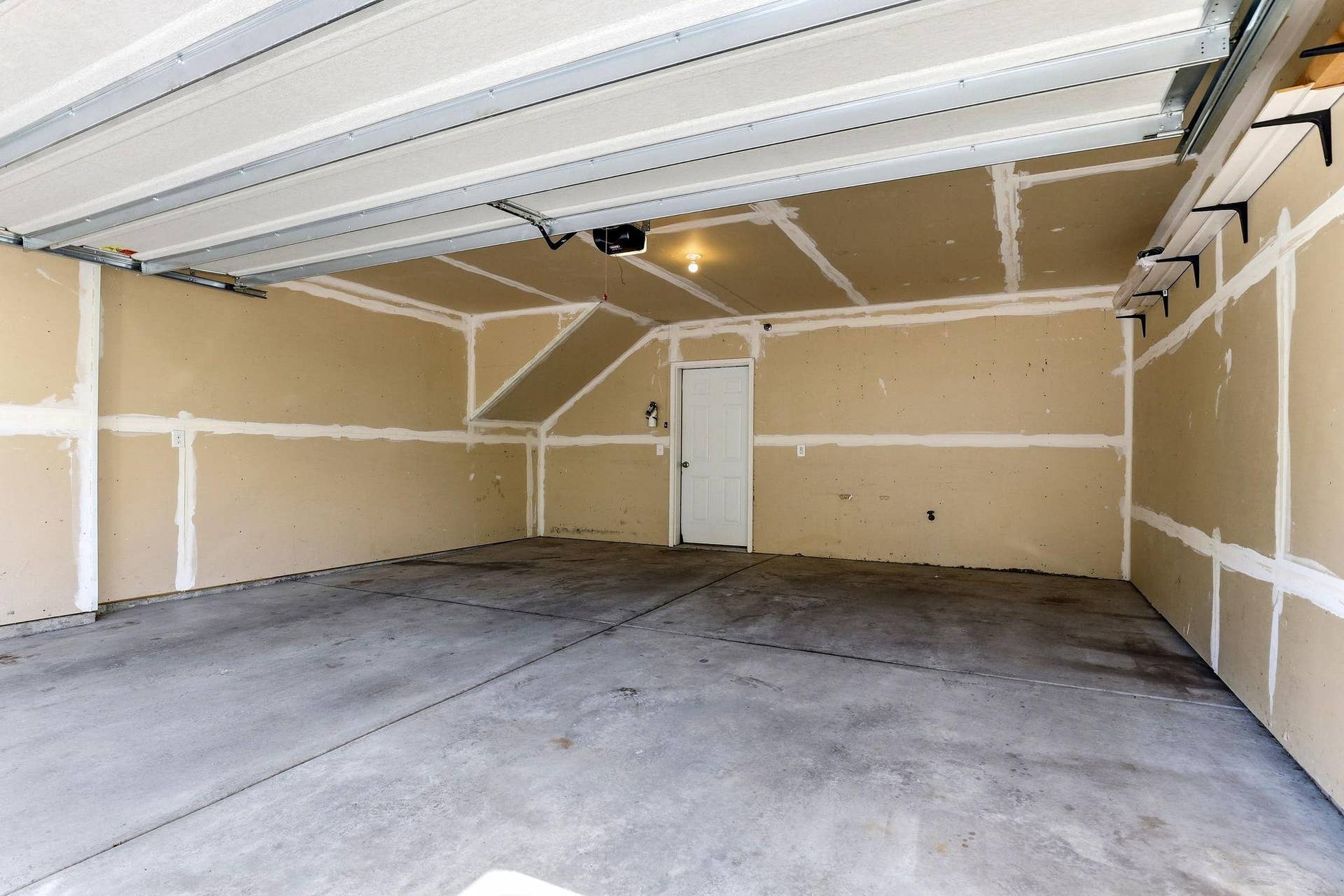 35-web-or-mls-9663-Merrimac-Ln-N-35.jpg