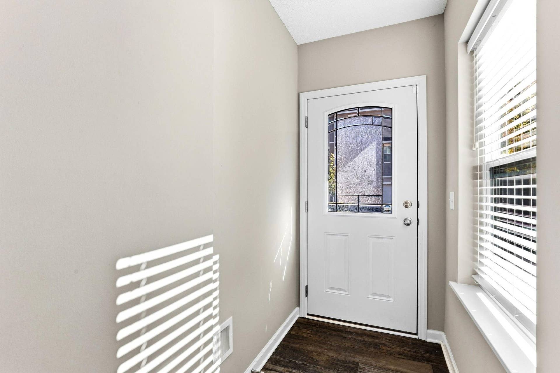 4-web-or-mls-9663-Merrimac-Ln-N-04.jpg