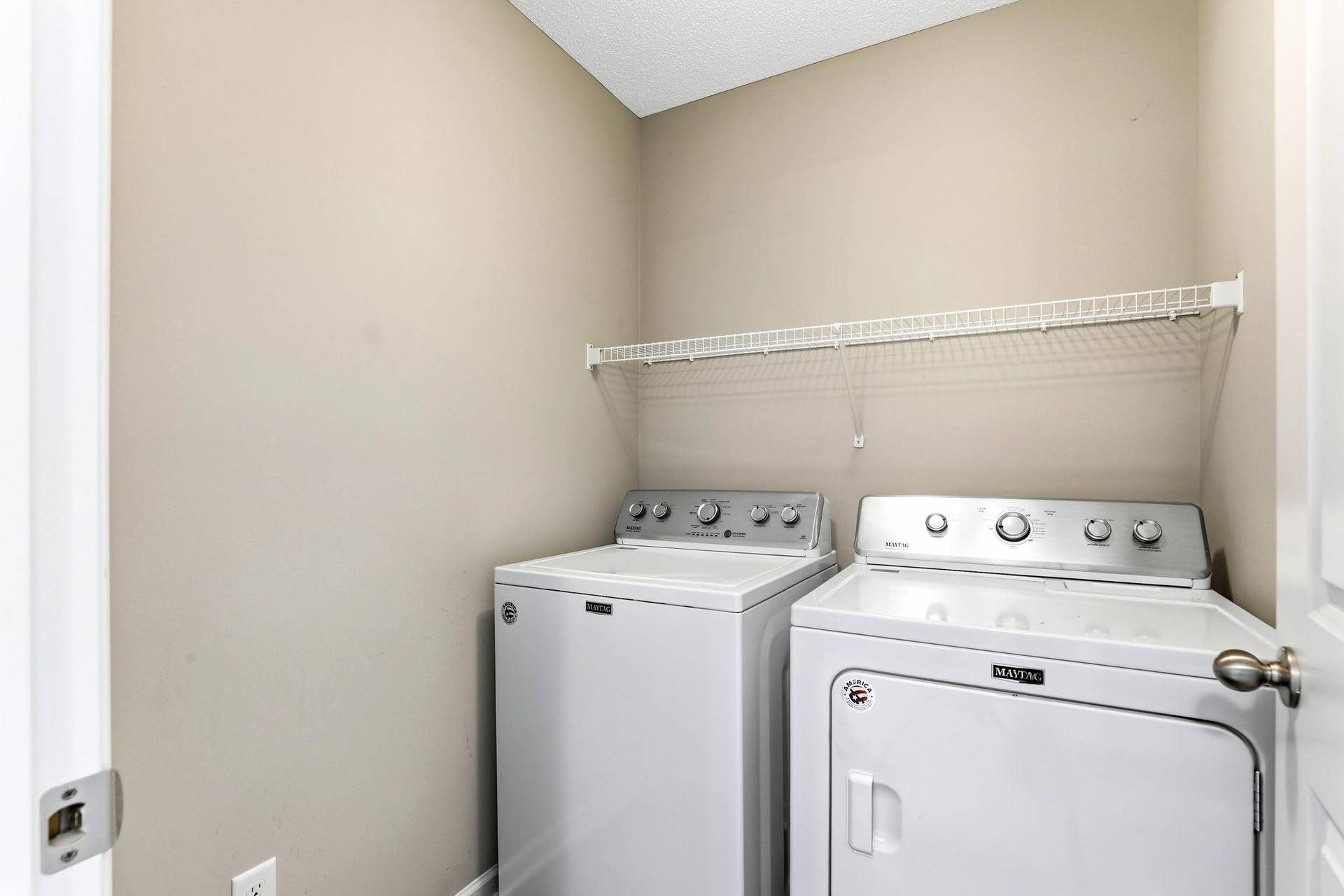 30-web-or-mls-9663-Merrimac-Ln-N-30.jpg