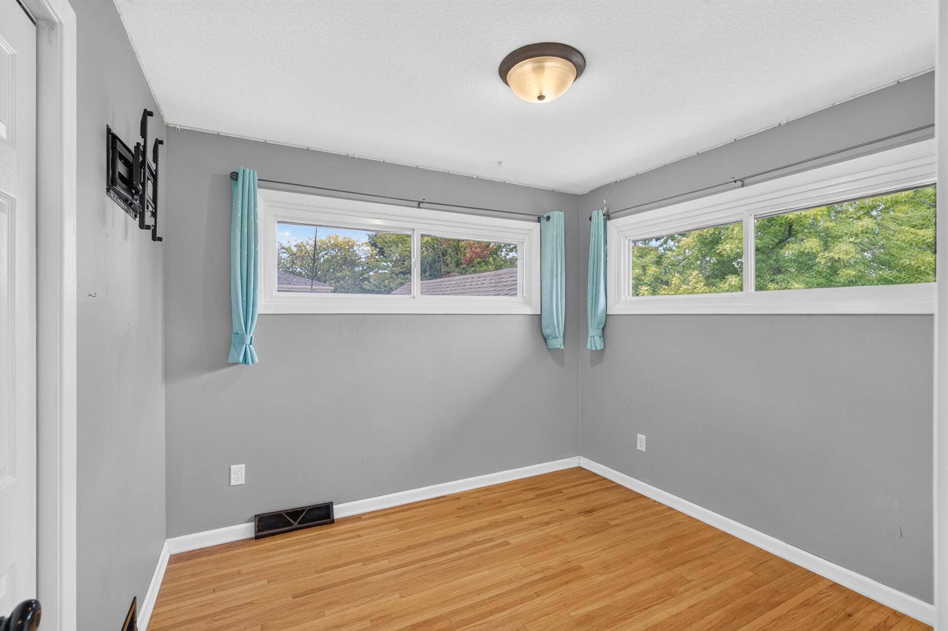 13905 Steven Road, Burnsville, MN 55337