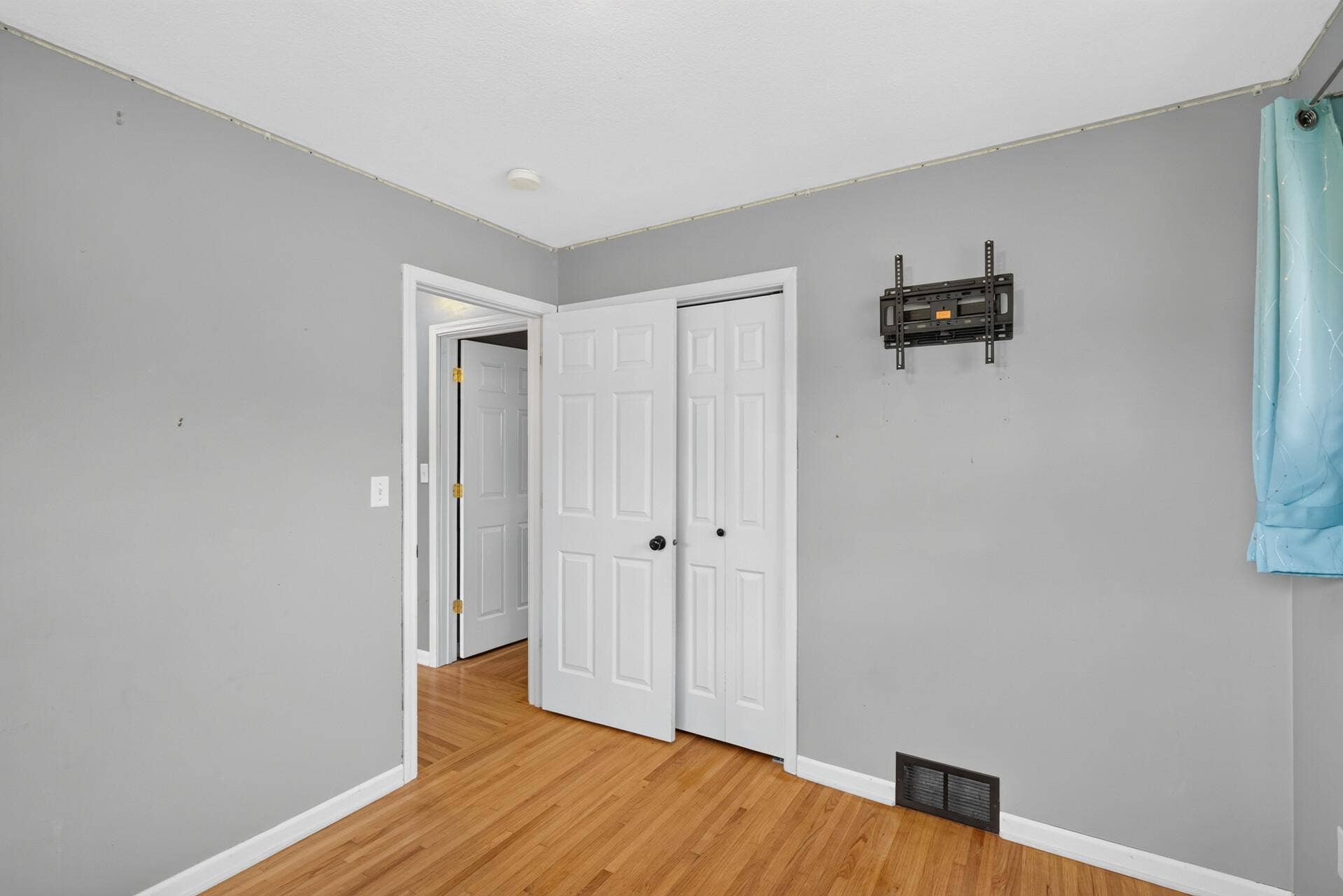 13905 Steven Road, Burnsville, MN 55337