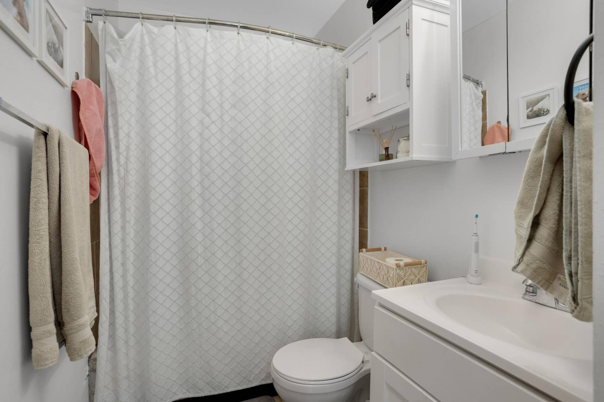2406 Pierce Street NE, 87, Minneapolis, MN 55418 Image-13.jpg