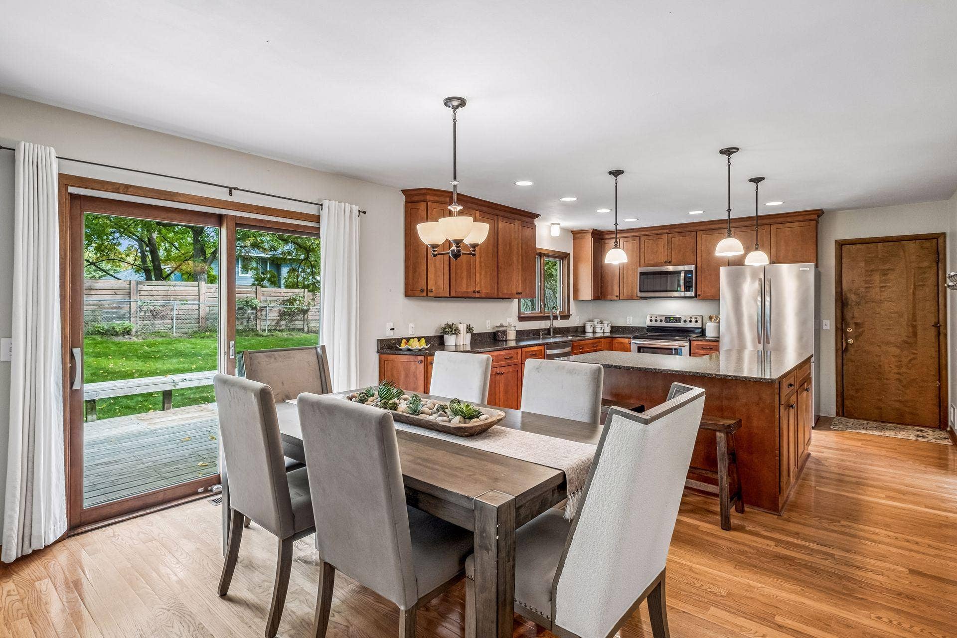 10800 Oak Knoll Terrace N, Minnetonka, MN 55305 10800 Oak Knoll Terrace N, Minnetonka, MN 55305