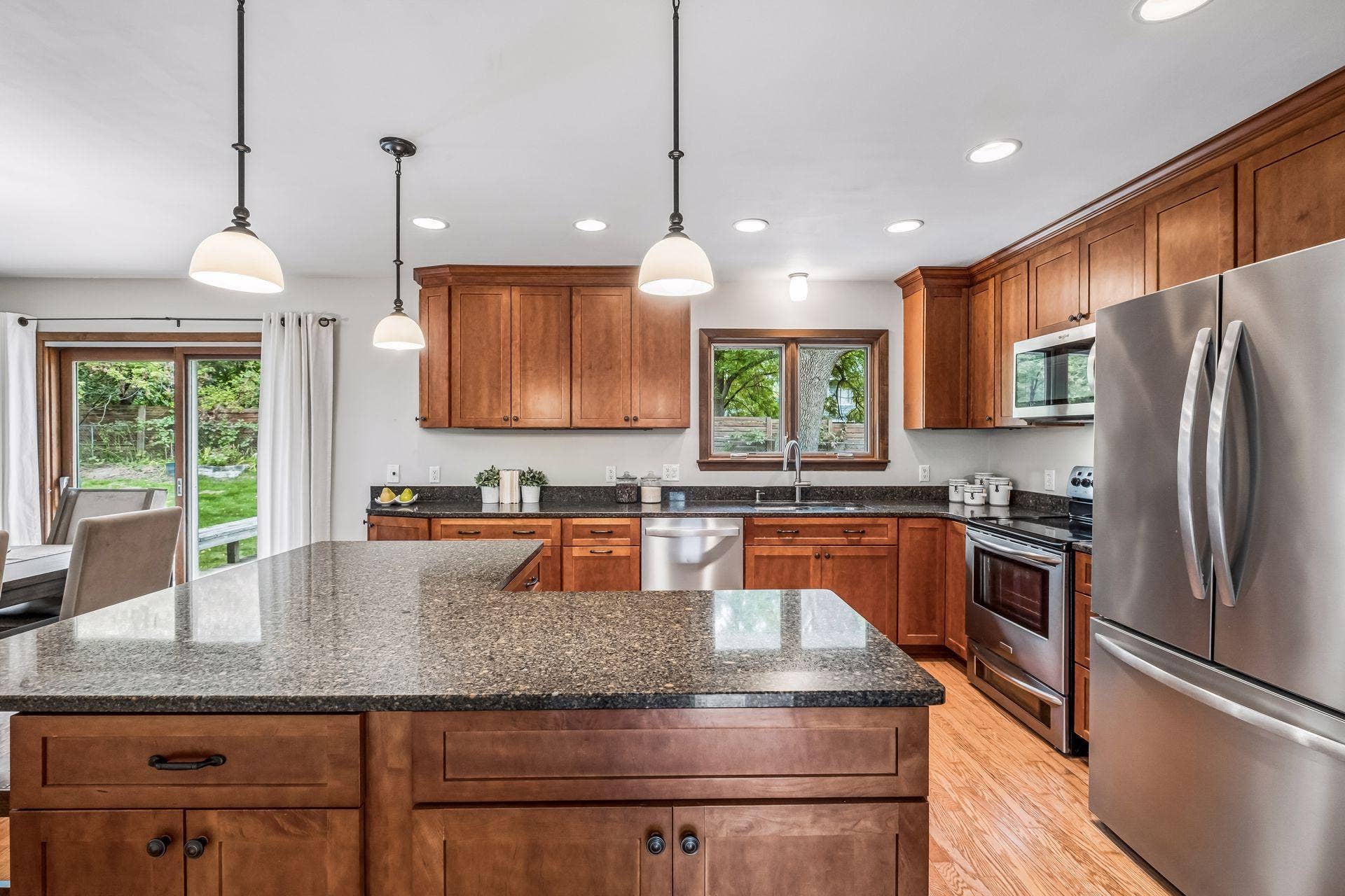 10800 Oak Knoll Terrace N, Minnetonka, MN 55305 10800 Oak Knoll Terrace N, Minnetonka, MN 55305
