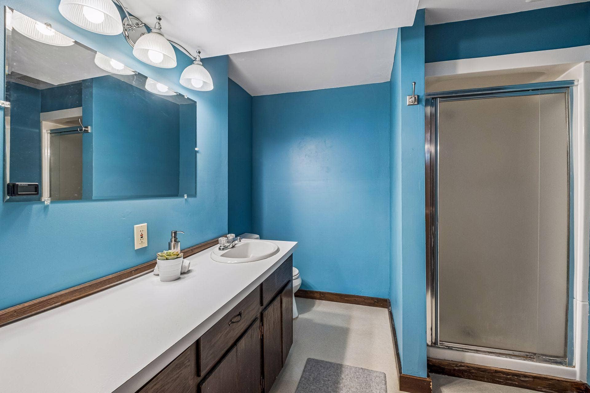 10800 Oak Knoll Terrace N, Minnetonka, MN 55305 10800 Oak Knoll Terrace N, Minnetonka, MN 55305