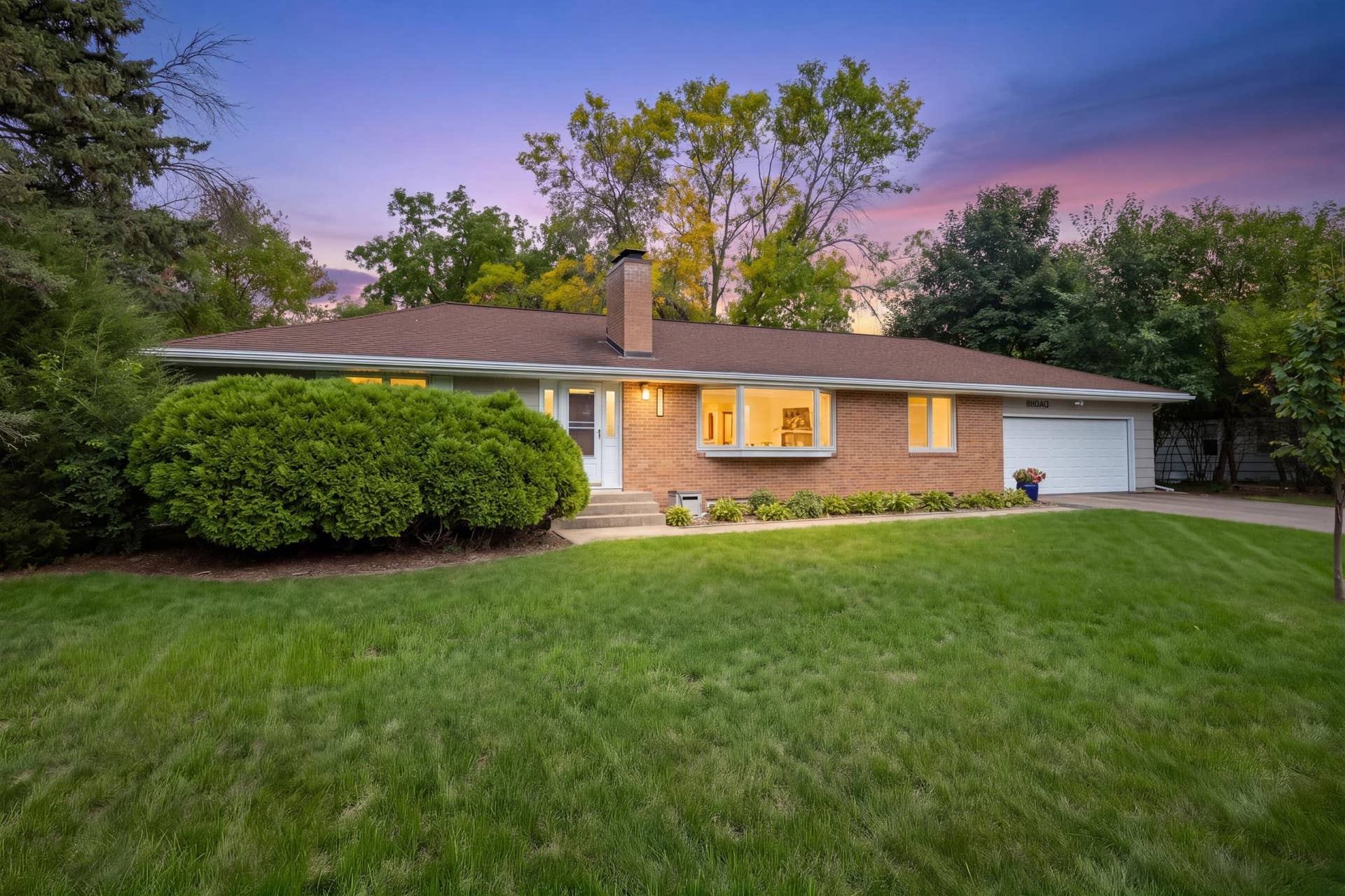 10800 Oak Knoll Terrace N, Minnetonka, MN 55305 10800 Oak Knoll Terrace N, Minnetonka, MN 55305