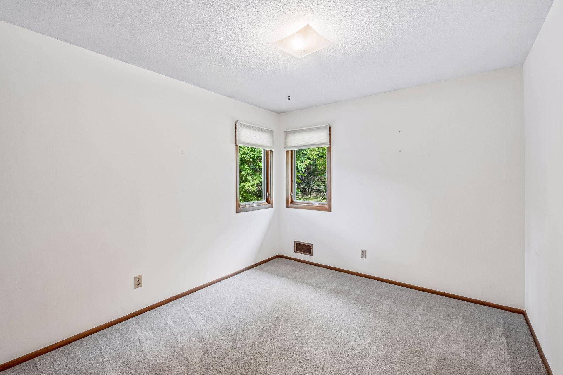 10800 Oak Knoll Terrace N, Minnetonka, MN 55305 10800 Oak Knoll Terrace N, Minnetonka, MN 55305