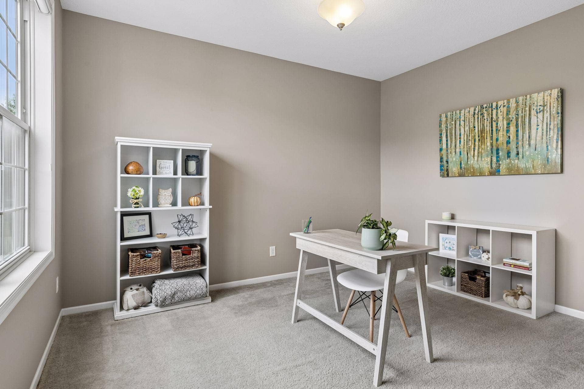9135 Lighthouse Lane, Woodbury, MN 55129 Main level flex room