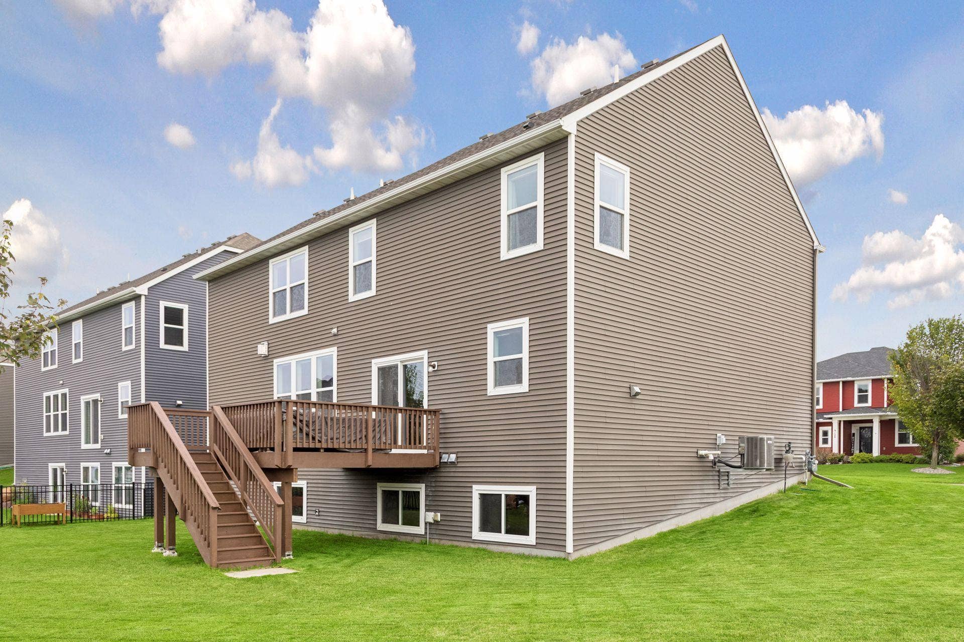 9135 Lighthouse Lane, Woodbury, MN 55129 9135 Lighthouse Lane