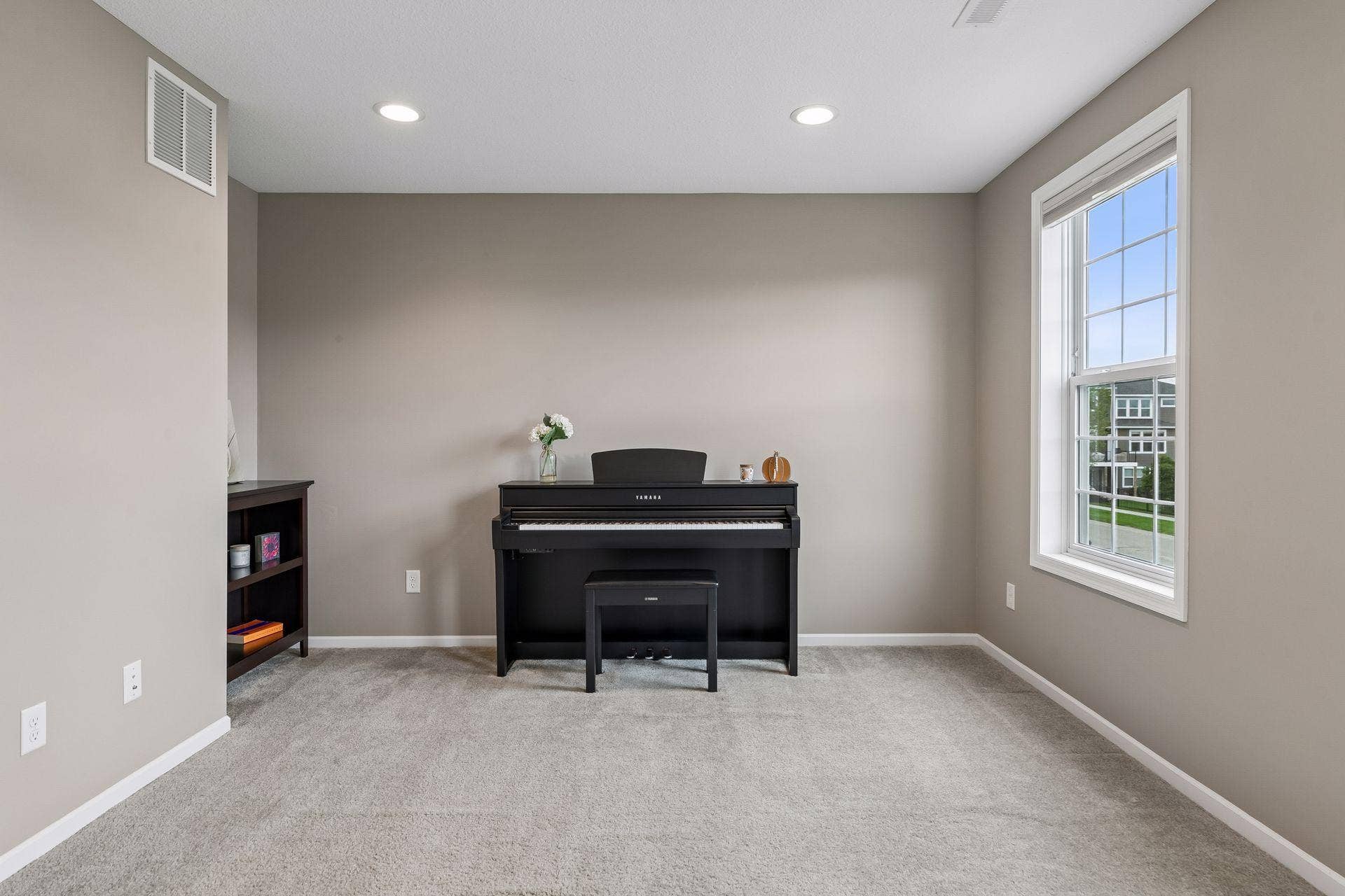 9135 Lighthouse Lane, Woodbury, MN 55129 Large Loft - perfect for additional living space