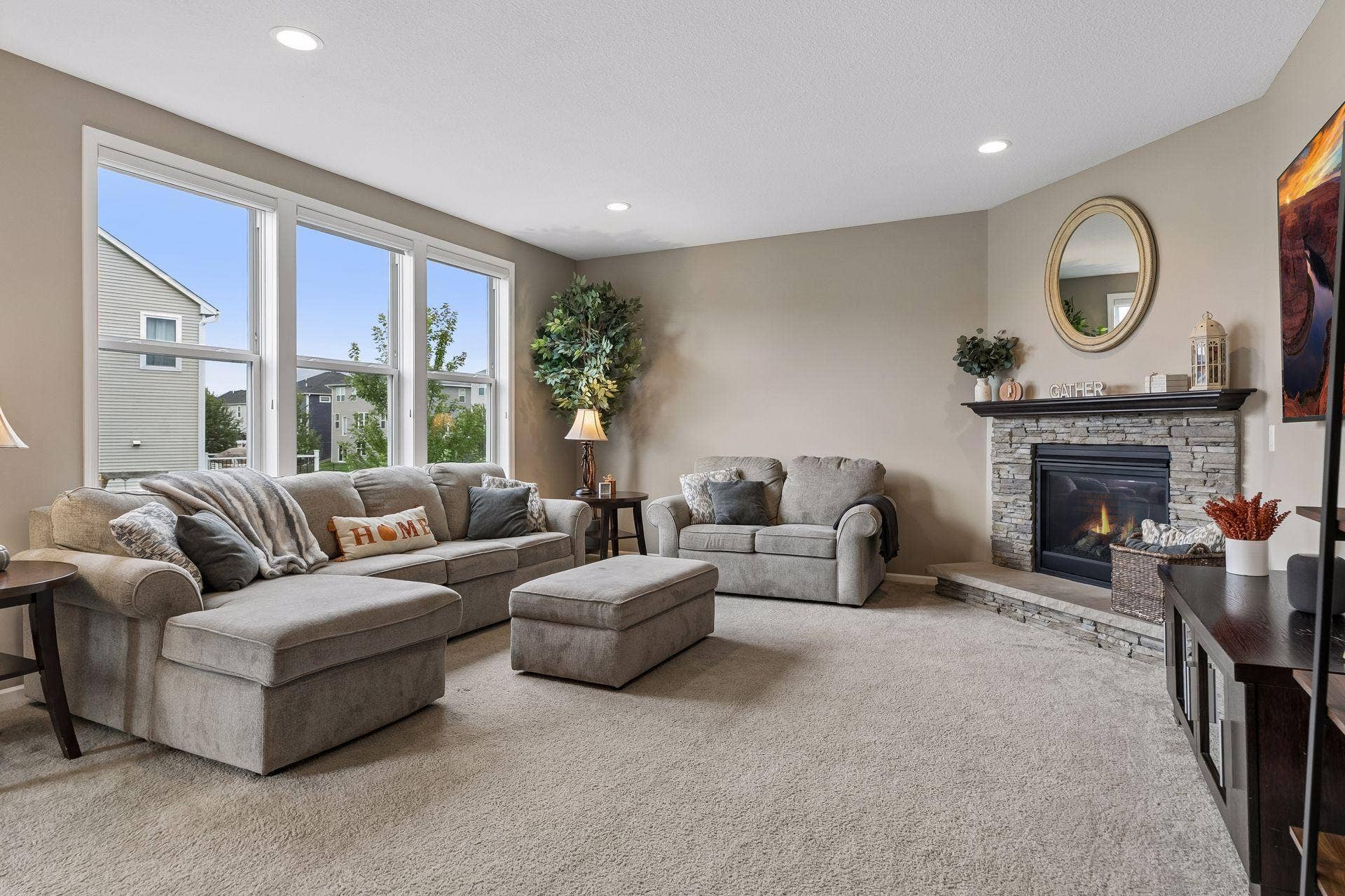 9135 Lighthouse Lane, Woodbury, MN 55129 Oversized windows for plenty of natural light