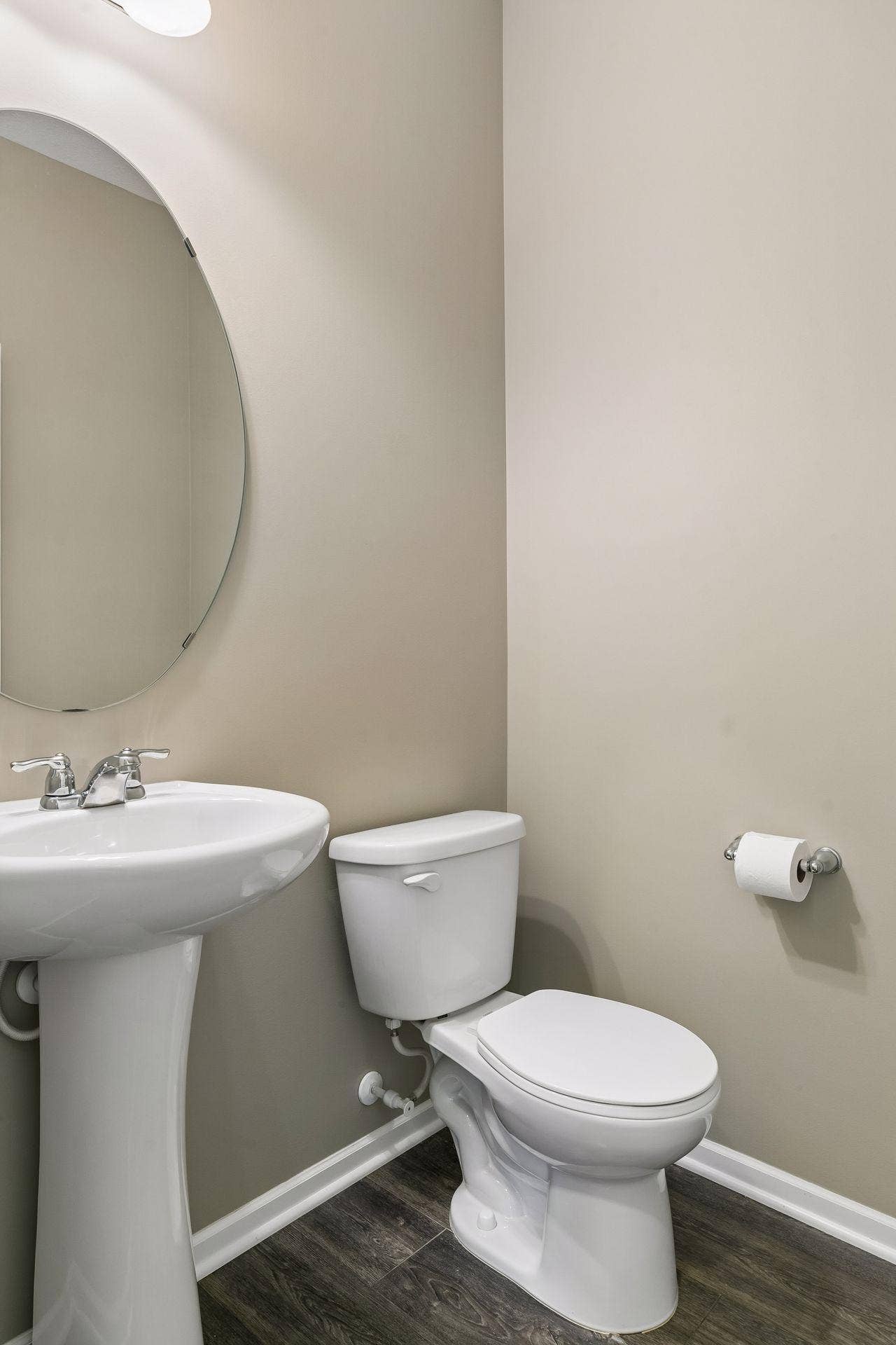 9135 Lighthouse Lane, Woodbury, MN 55129 Main level half bath for guests