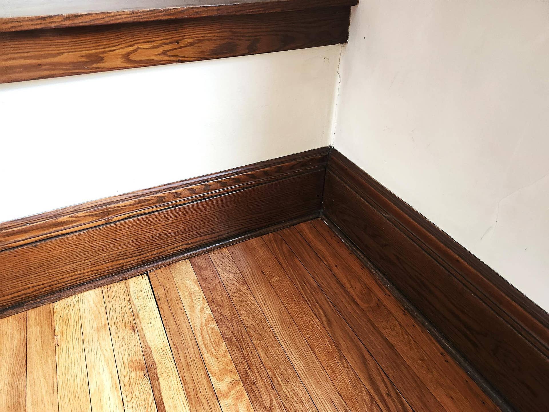 690 Ohio Street, 104, Saint Paul, MN 55107 Flawless 10 inch Trim and Molding Throughout the home.jpg