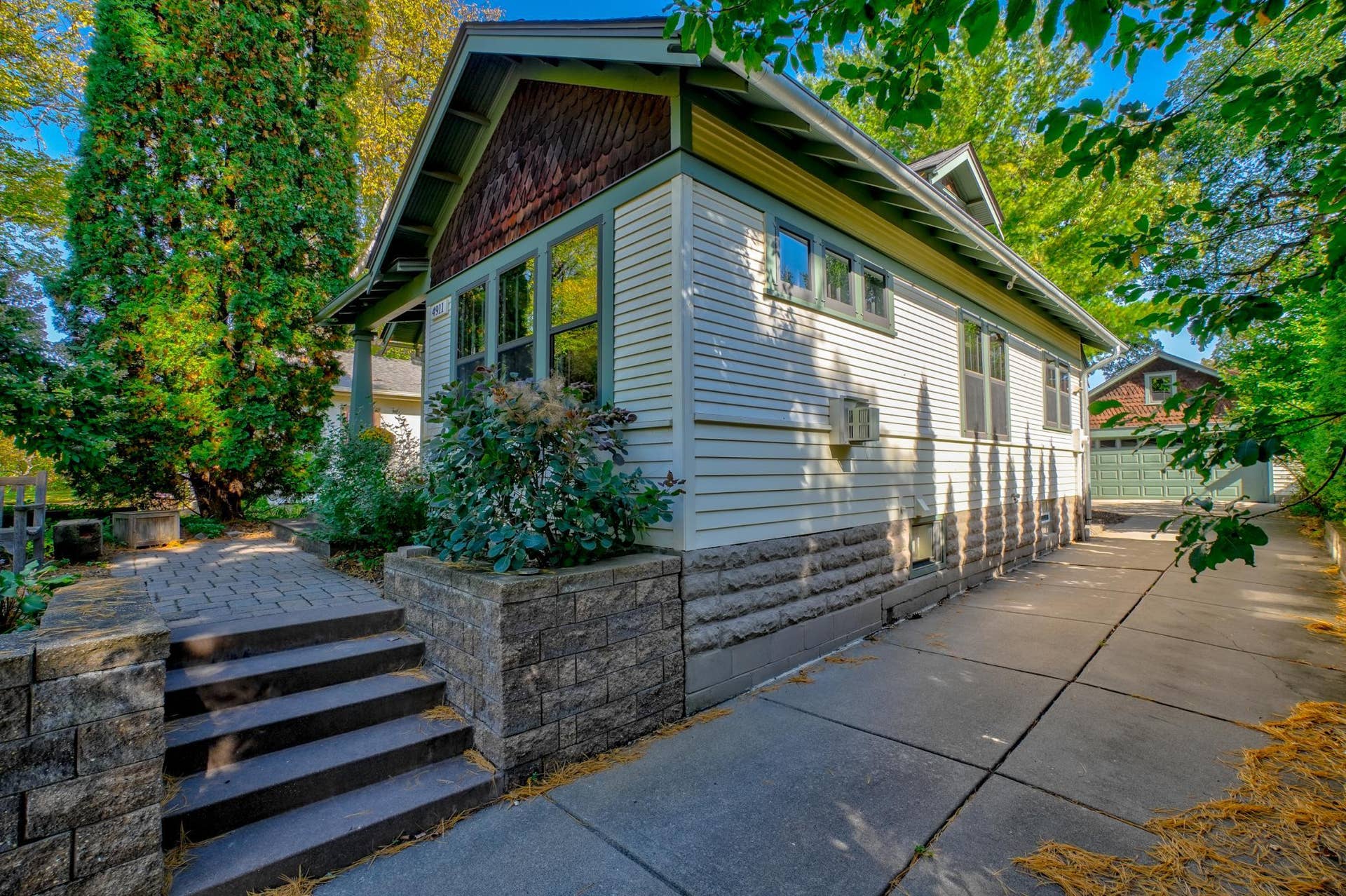 4911 41st Ave S-60.jpg
