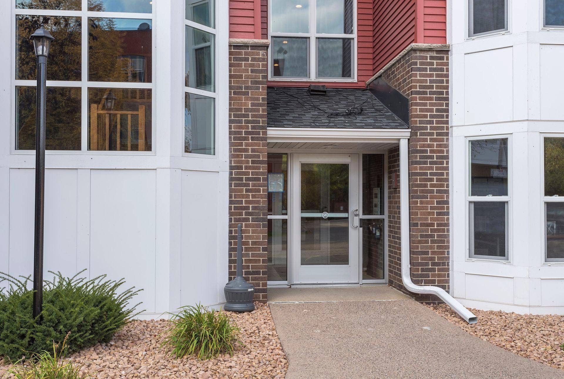 720 3rd Avenue NE, #120, 71, Minneapolis, MN 55413 The building has a secure entry vestibule with ButterflyMX video intercom access system.