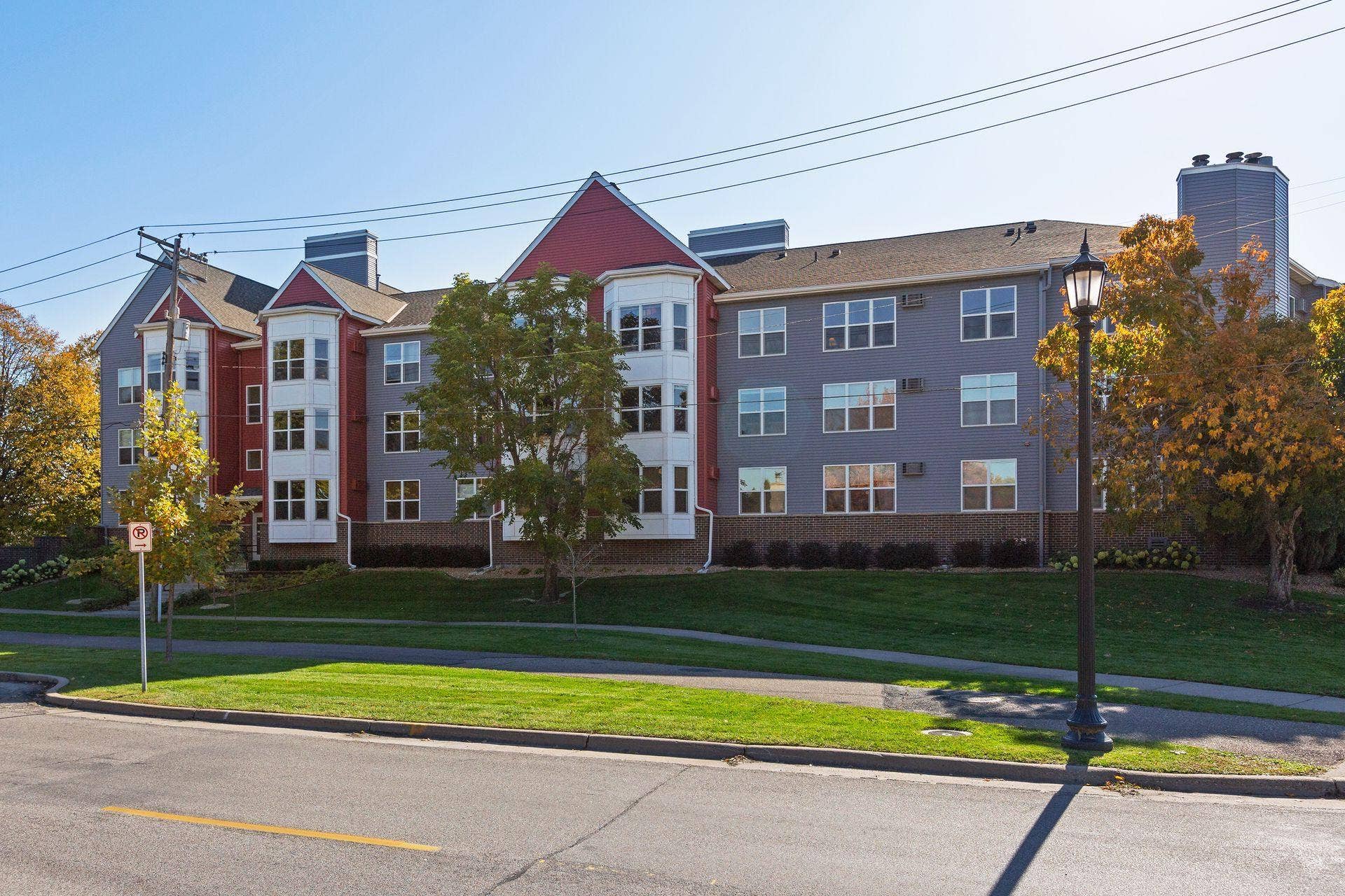 720 3rd Avenue NE, #120, 71, Minneapolis, MN 55413 720 3rd Ave NE #120 is just a short walk to parks, trails, the river, St. Anthony Main and downtown Minneapolis. Cheers!