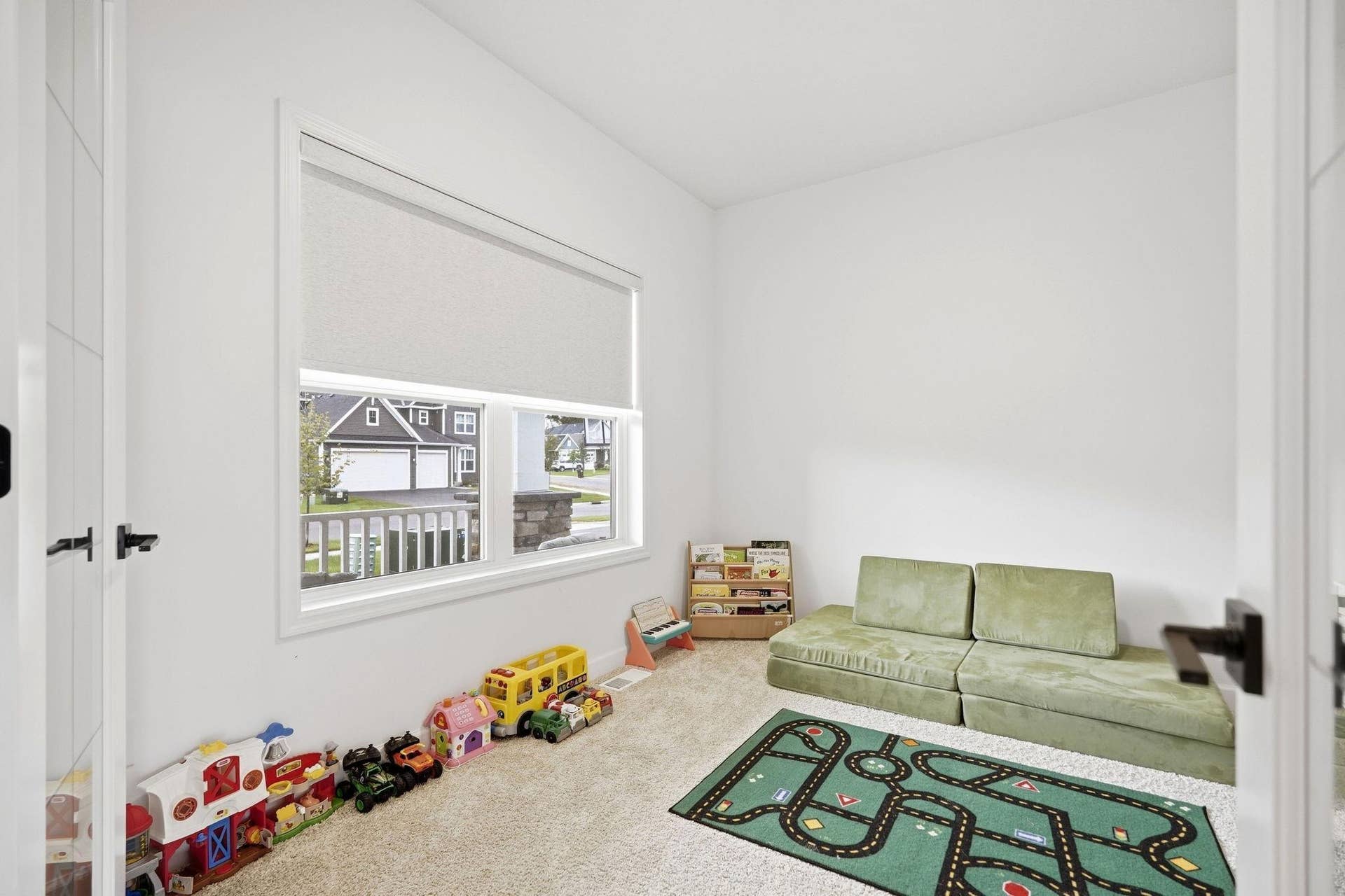 4043 Heath Lane N, Oakdale, MN 55128 4043 Heath Lane N, Oakdale, MN 55128