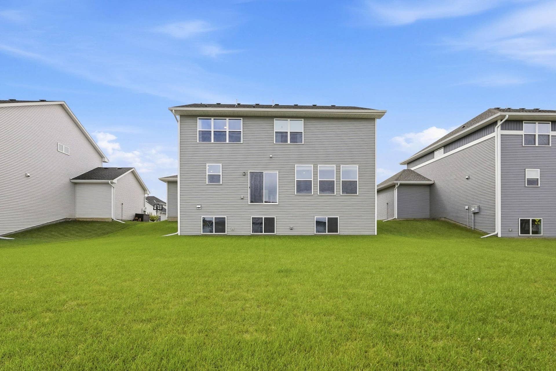 4043 Heath Lane N, Oakdale, MN 55128 4043 Heath Lane N, Oakdale, MN 55128