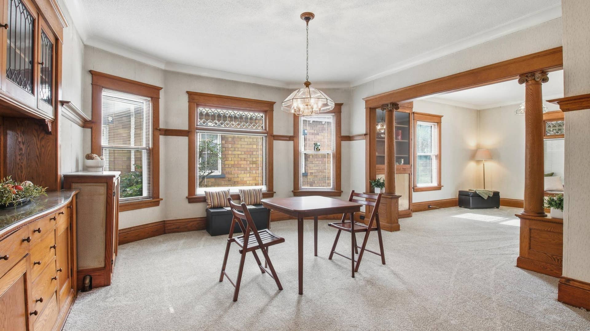 820 5th Avenue SE, 50, Minneapolis, MN 55414 Enjoy old world charm and modern comfort: historic woodwork and new paint and carpeting!