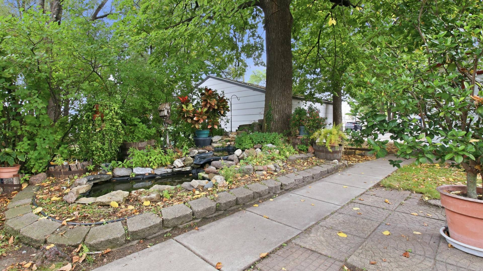 820 5th Avenue SE, 50, Minneapolis, MN 55414 Step into the garden oasis!