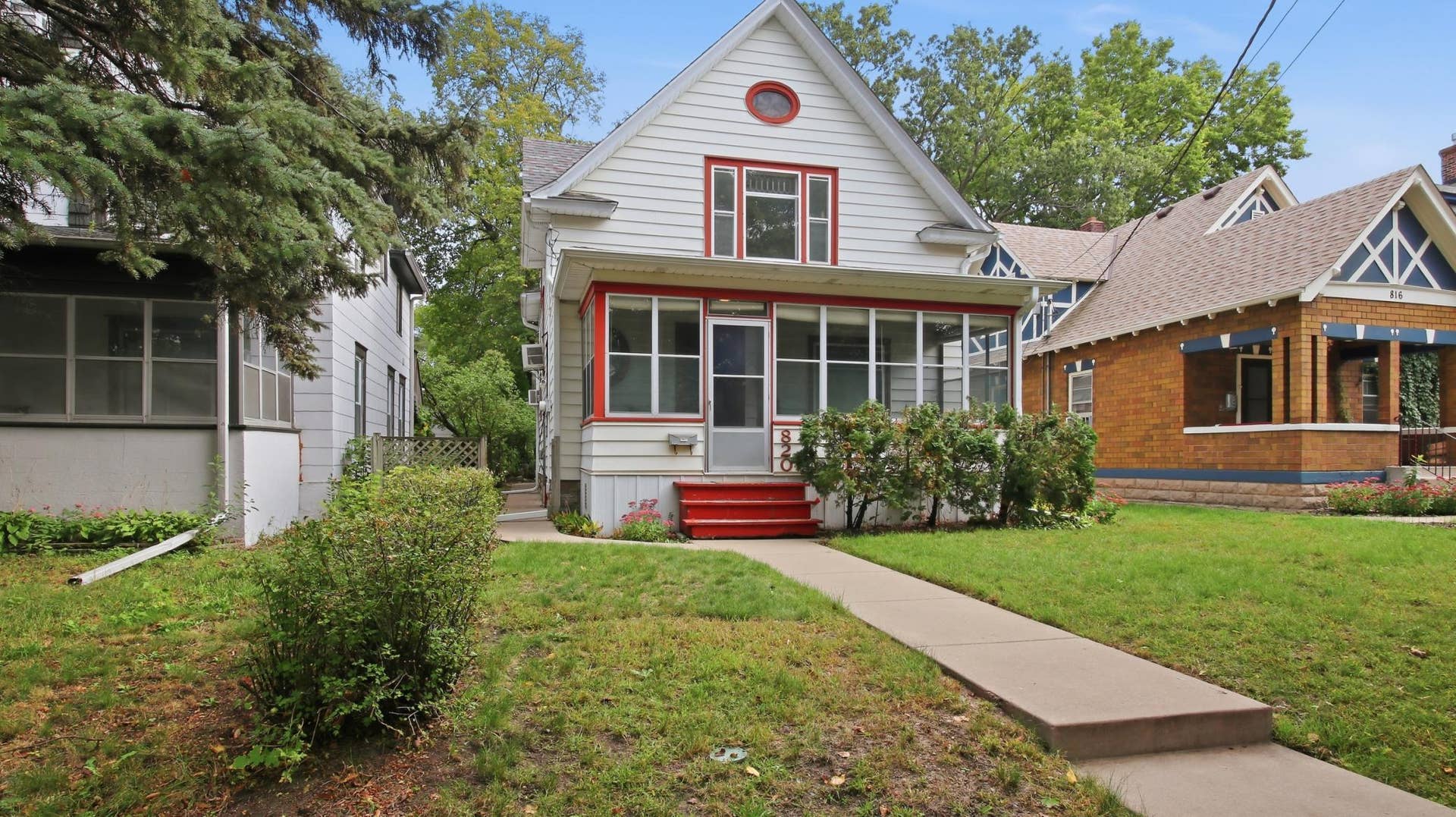 820 5th Avenue SE, 50, Minneapolis, MN 55414 Even the attic has a decorative window!