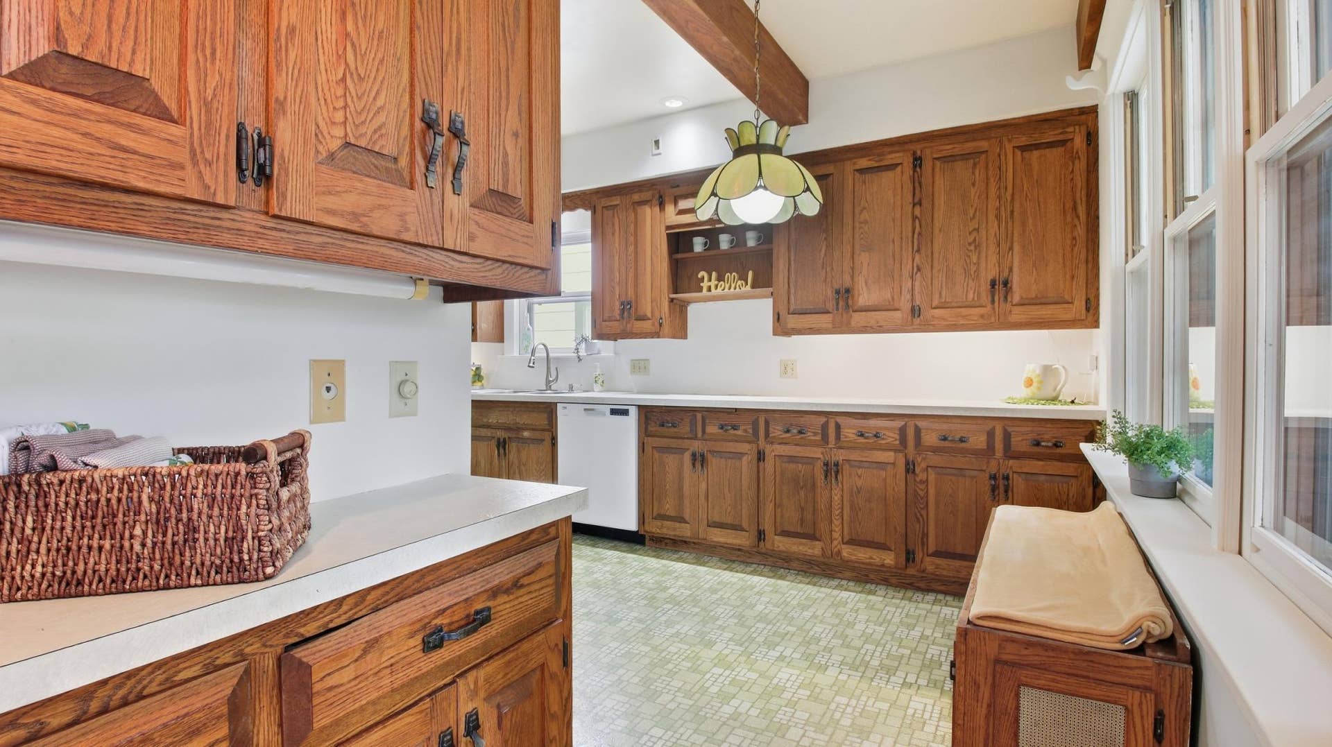 820 5th Avenue SE, 50, Minneapolis, MN 55414 Tons of counter space with room for a full-sized coffee maker!