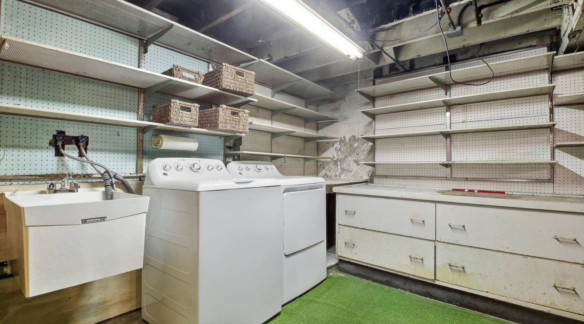 820 5th Avenue SE, 50, Minneapolis, MN 55414 Lower level laundry includes a laundry sink and tons of storage space for all your goodies.