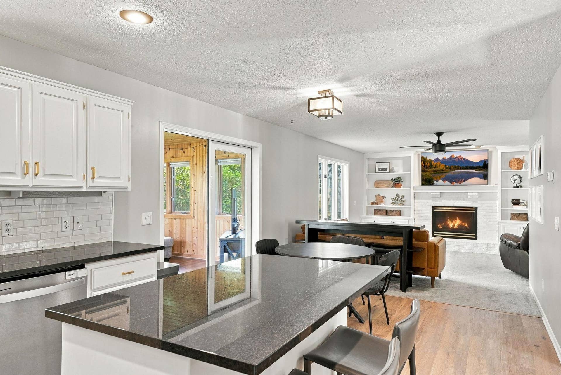 This open floor plan is terrific!