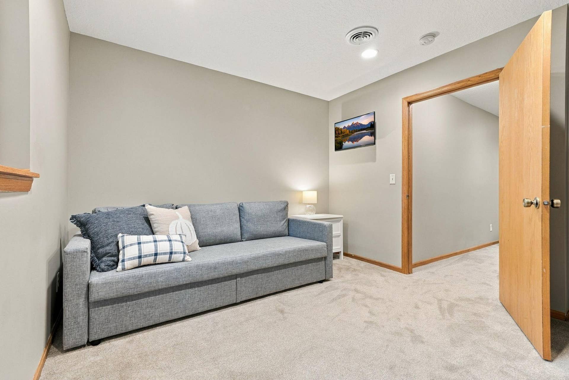 Fifth bedroom