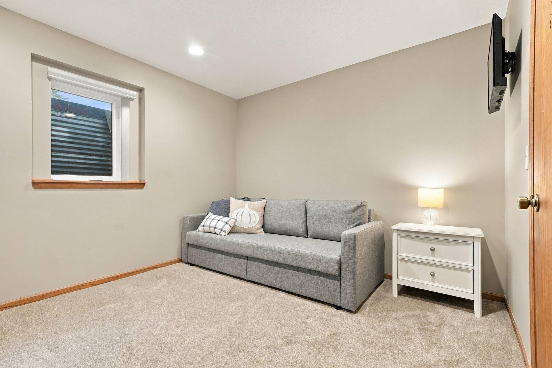 Fifth bedroom
