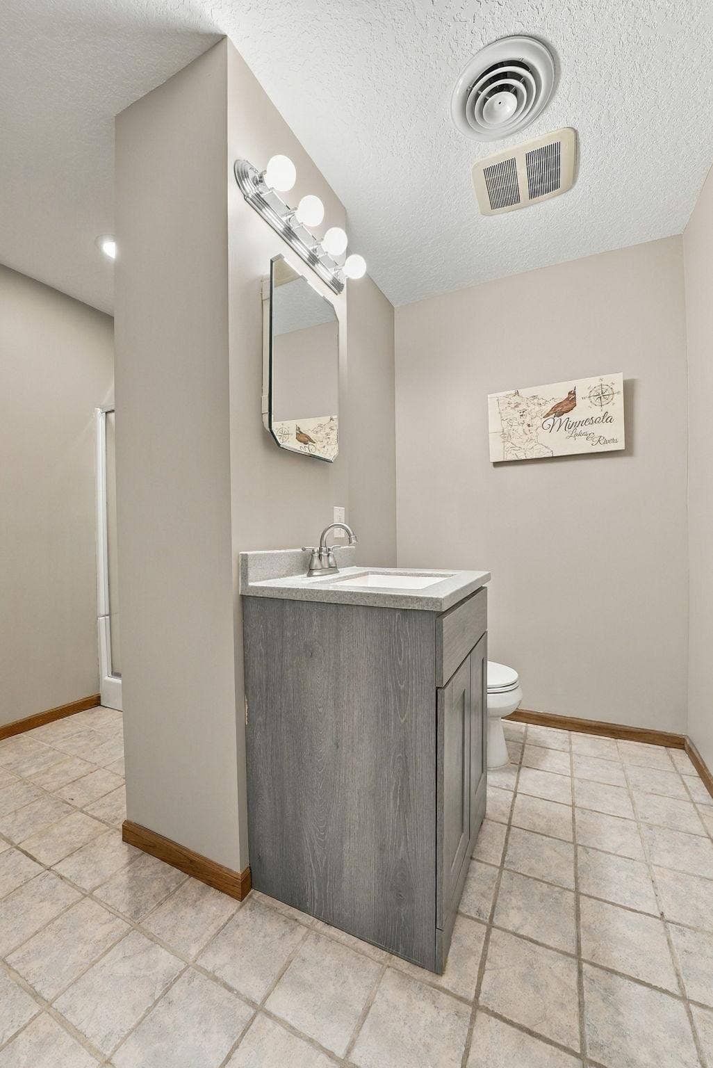 Lower level 3/4 bath