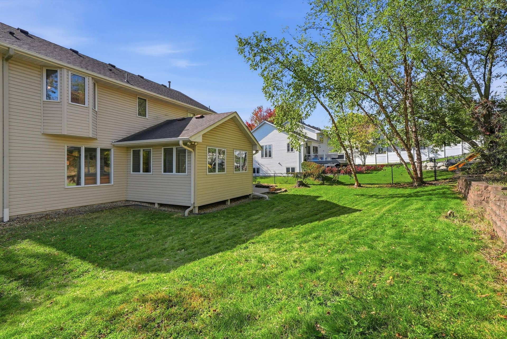 99-web-or-mls-1320_Wildflower_Lane_Chaska_06041.jpg