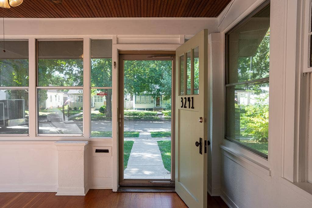 3241 30th Ave S-7.jpg