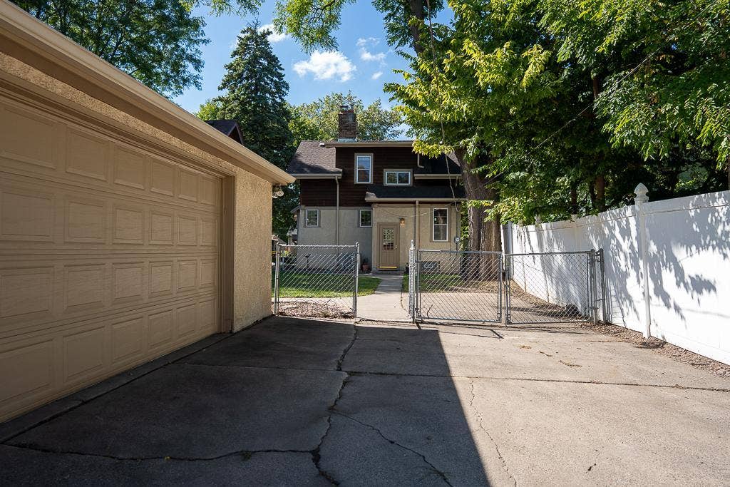 3241 30th Ave S-44.jpg