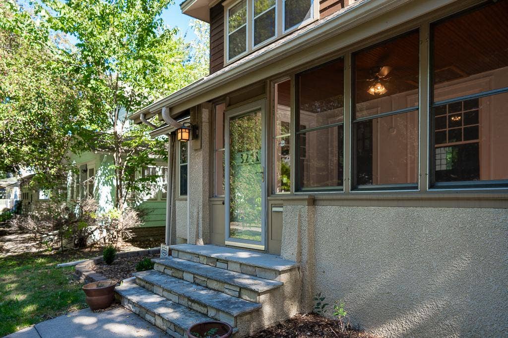 3241 30th Ave S-6.jpg