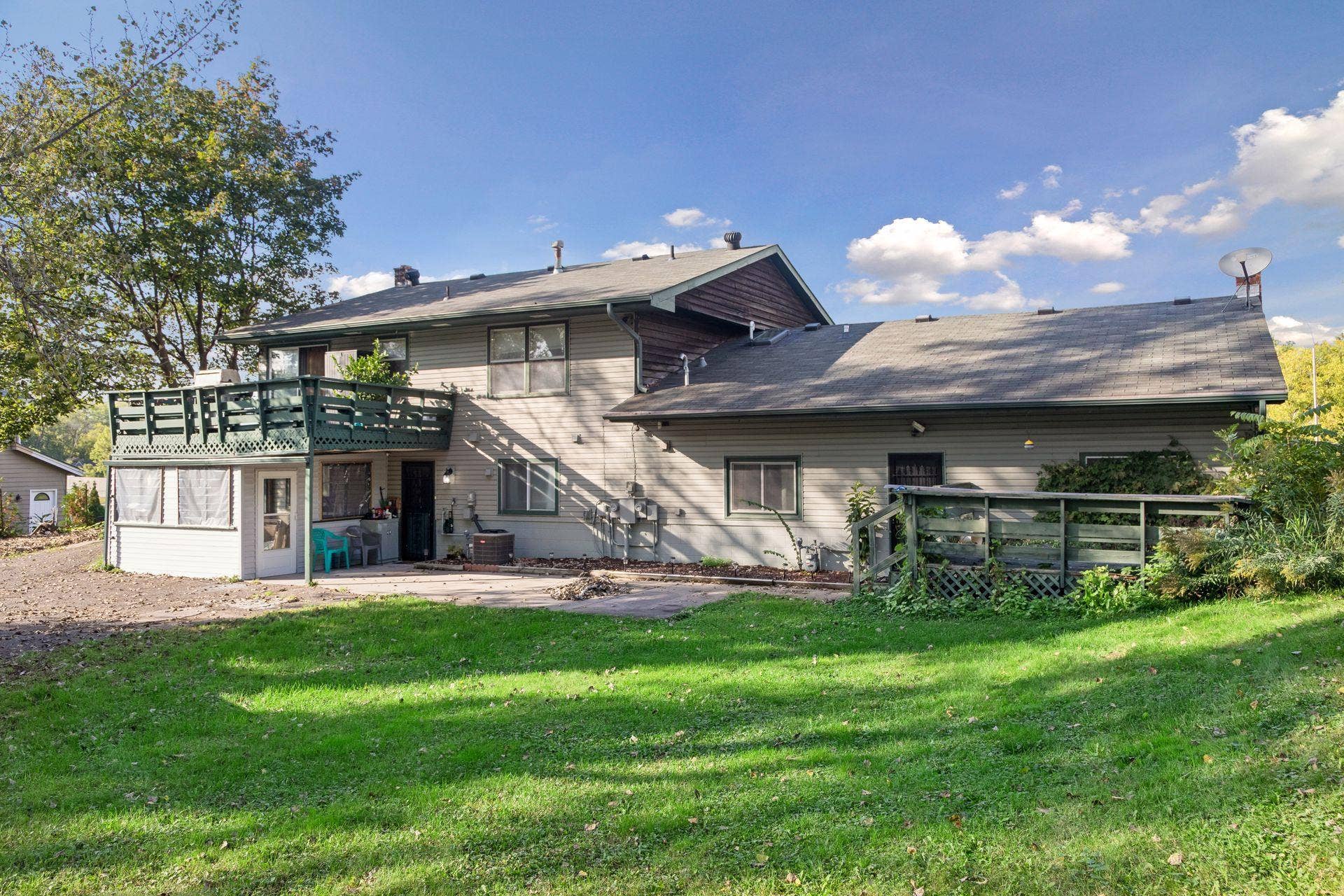 750 Viking Drive E, Maplewood, MN 55117 750 Viking Drive E, Maplewood, MN 55117