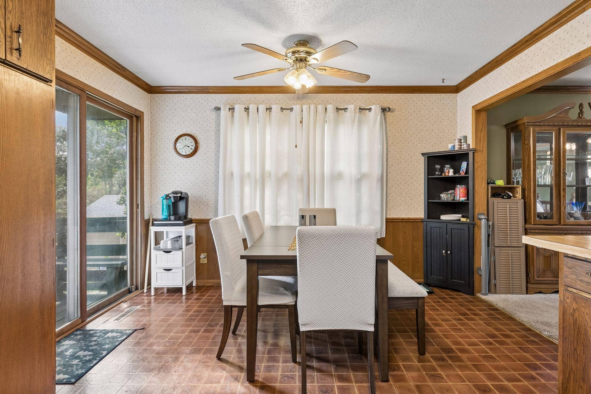 750 Viking Drive E, Maplewood, MN 55117 750 Viking Drive E, Maplewood, MN 55117