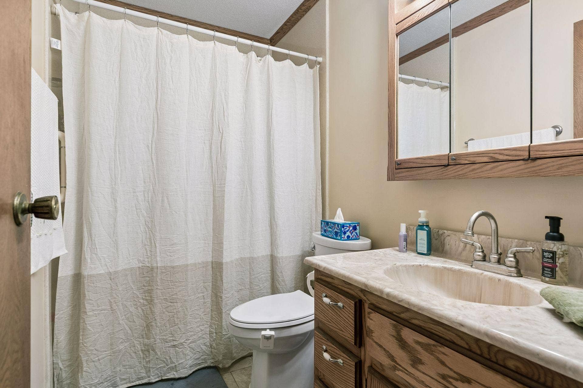 750 Viking Drive E, Maplewood, MN 55117 750 Viking Drive E, Maplewood, MN 55117