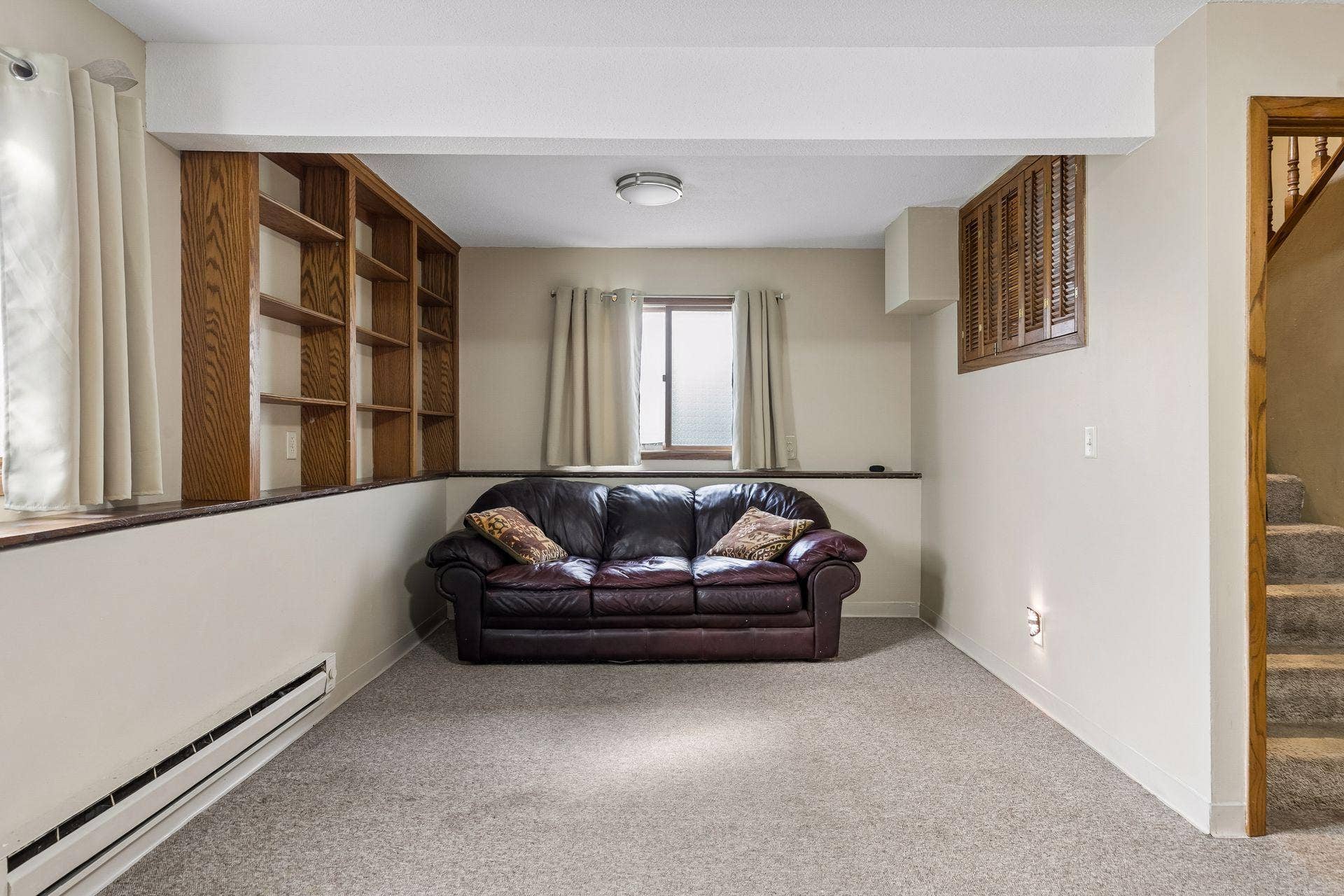 750 Viking Drive E, Maplewood, MN 55117 750 Viking Drive E, Maplewood, MN 55117