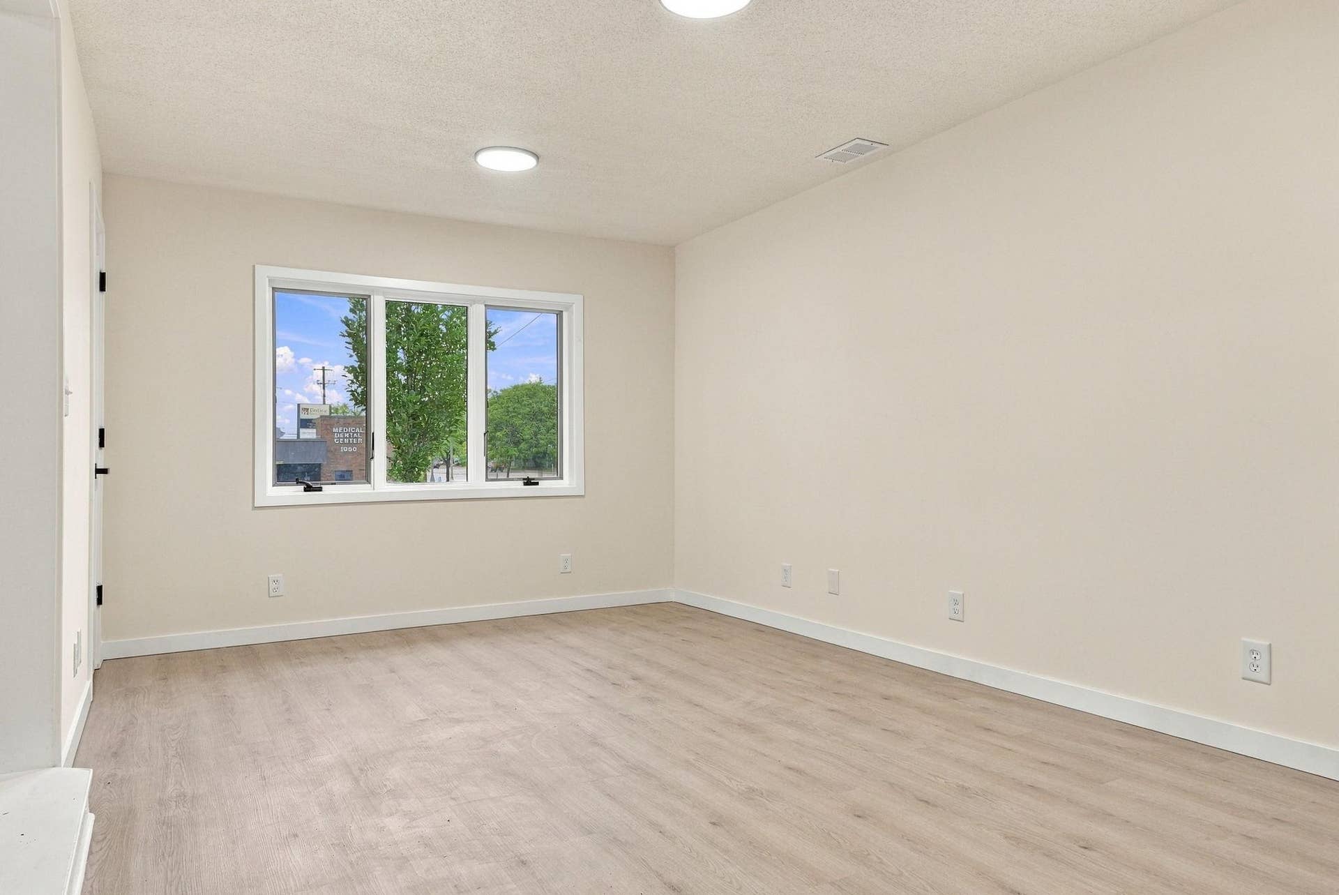 1038 Larpenteur Avenue W, 89, Saint Paul, MN 55113 23-web-or-mls-1038_Larpenteur_Avenue_West_Saint_Paul_02236.jpg