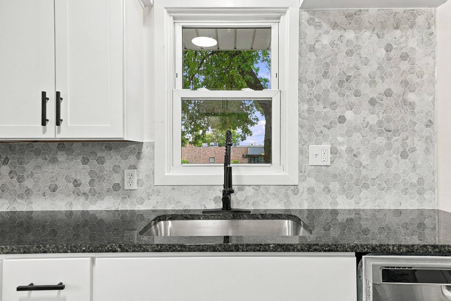 1038 Larpenteur Avenue W, 89, Saint Paul, MN 55113 32-web-or-mls-1038_Larpenteur_Avenue_West_Saint_Paul_02266.jpg