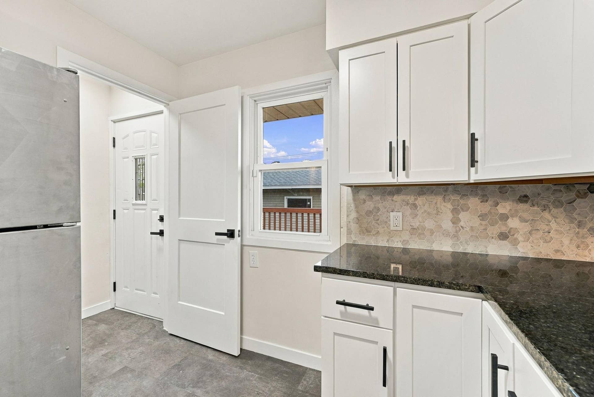 1038 Larpenteur Avenue W, 89, Saint Paul, MN 55113 36-web-or-mls-1038_Larpenteur_Avenue_West_Saint_Paul_02281.jpg