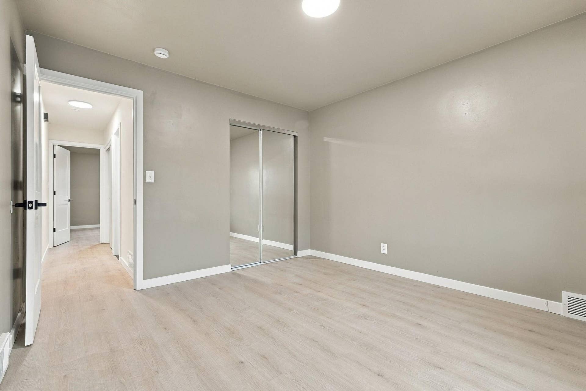 1038 Larpenteur Avenue W, 89, Saint Paul, MN 55113 42-web-or-mls-1038_Larpenteur_Avenue_West_Saint_Paul_02296.jpg