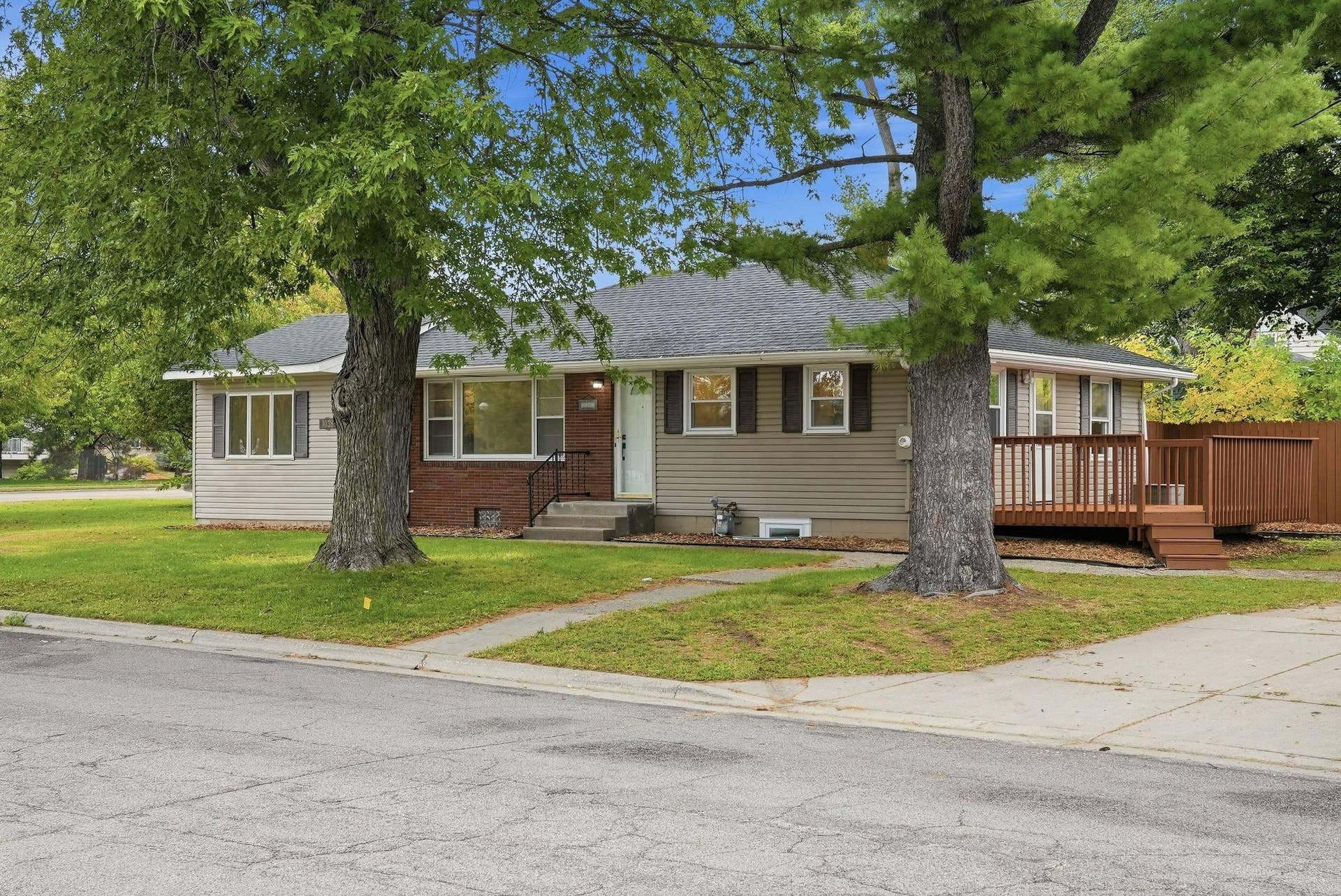 1038 Larpenteur Avenue W, 89, Saint Paul, MN 55113 2-web-or-mls-1038_Larpenteur_Avenue_West_Saint_Paul_02516.jpg