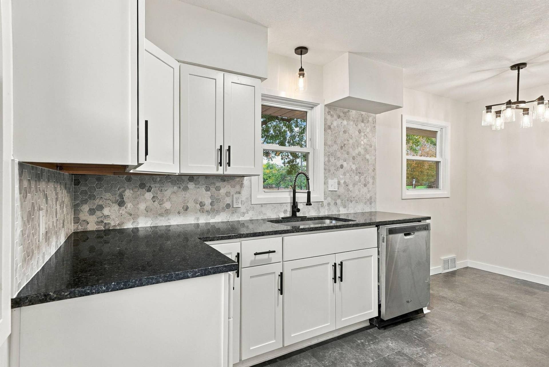 1038 Larpenteur Avenue W, 89, Saint Paul, MN 55113 33-web-or-mls-1038_Larpenteur_Avenue_West_Saint_Paul_02271.jpg