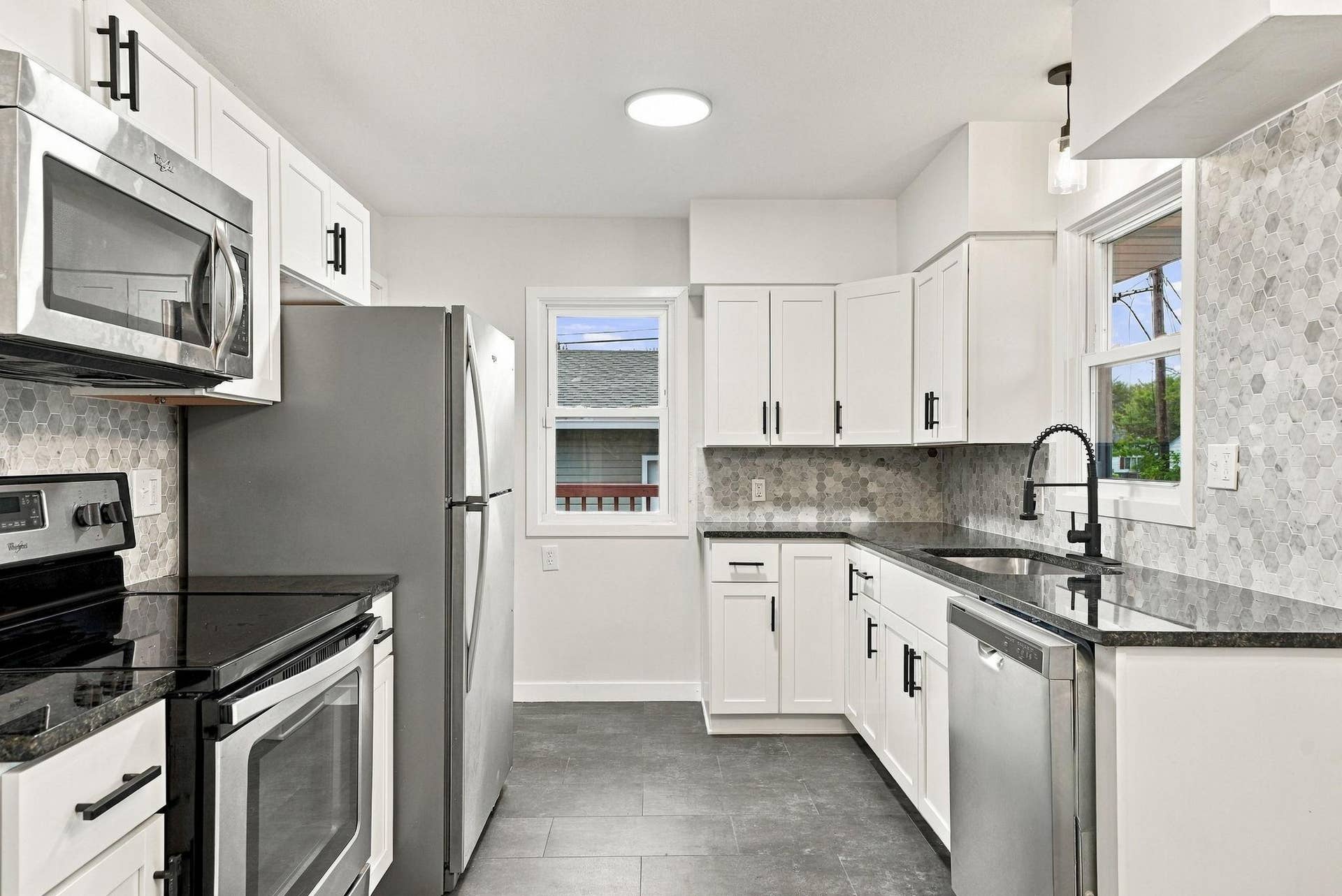 1038 Larpenteur Avenue W, 89, Saint Paul, MN 55113 30-web-or-mls-1038_Larpenteur_Avenue_West_Saint_Paul_02256.jpg