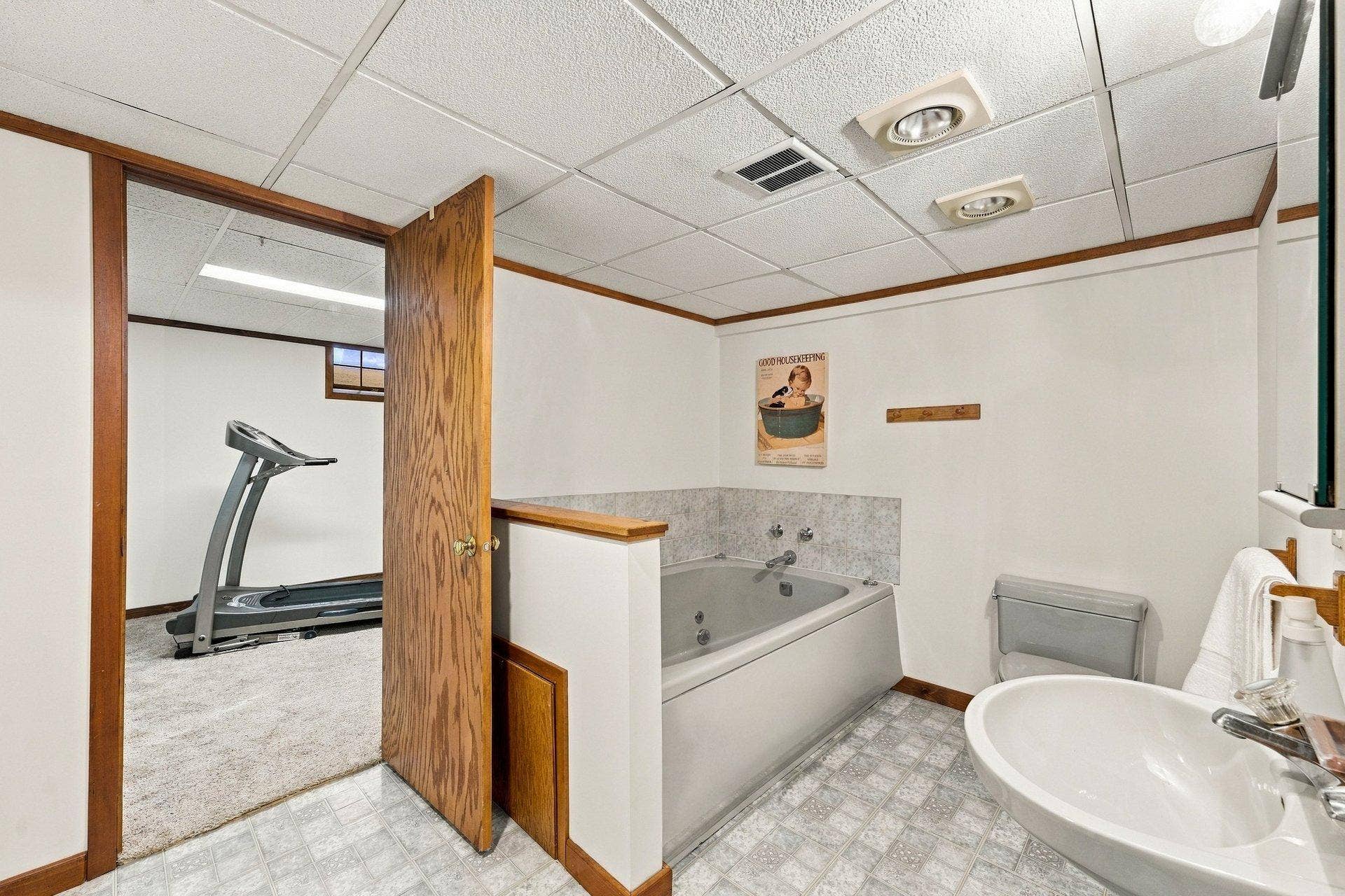227 Ridgewood Court, Waconia, MN 55387 058_227_ridgewood_ct_51_887.jpg