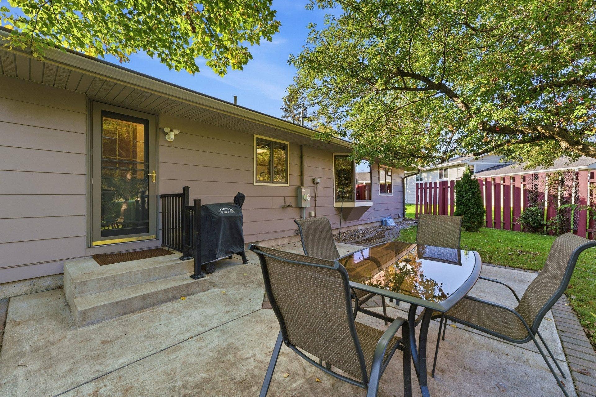 227 Ridgewood Court, Waconia, MN 55387 047_227_ridgewood_ct_40_43.jpg