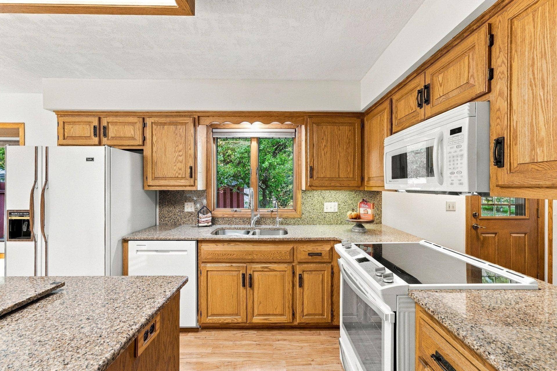 227 Ridgewood Court, Waconia, MN 55387 027_227_ridgewood_ct_11_253.jpg
