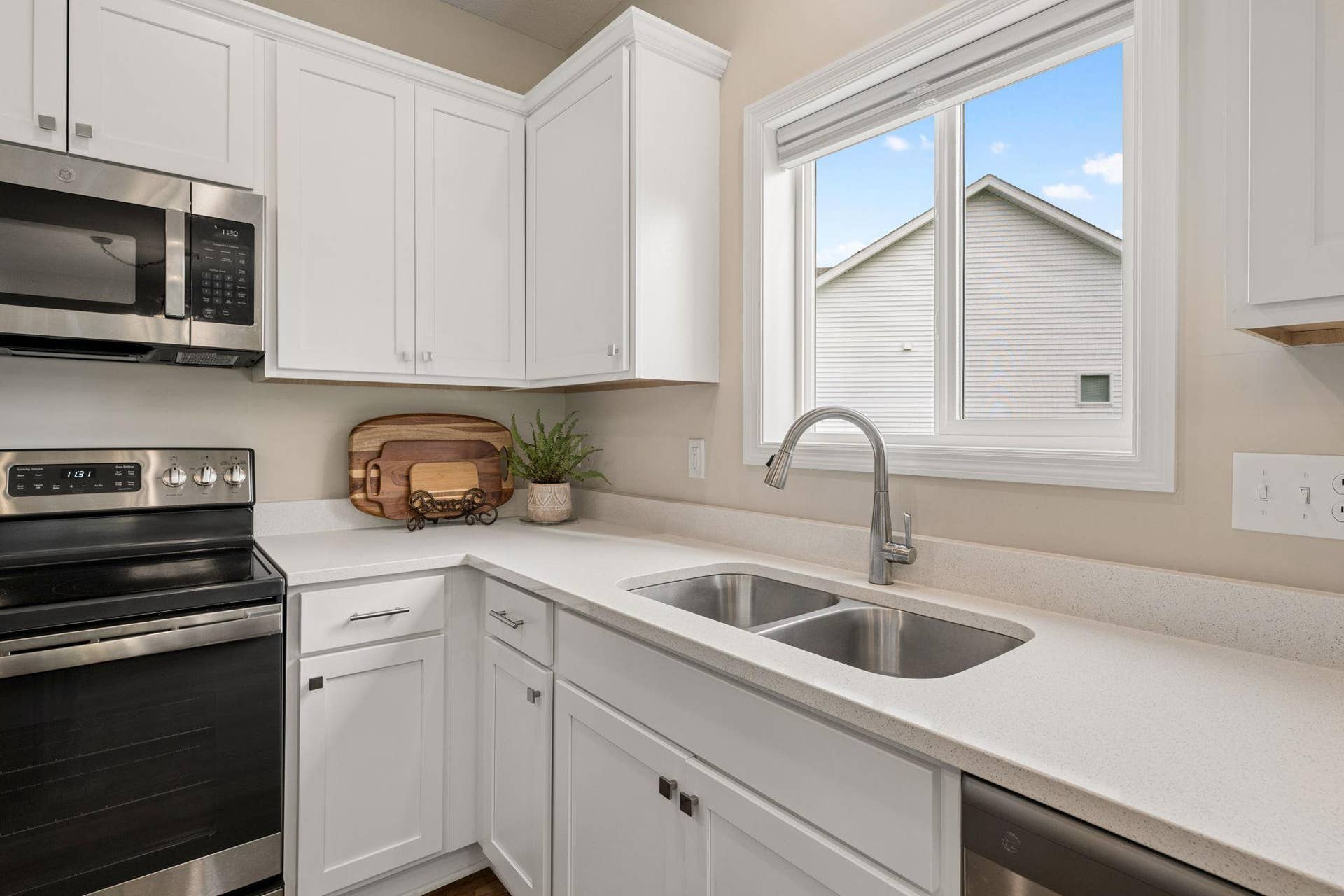 331 Riverview Circle, Hanover, MN 55341 331 Riverview Circle, Hanover, MN 55341
